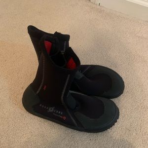 Aqualung dive boots size 6